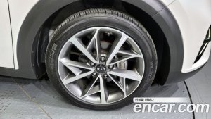 Kia Niro 1.6 HEV 2021 года из Южной Кореи
