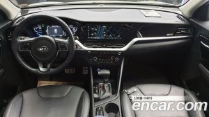 Kia Niro 1.6 HEV 2021 года из Южной Кореи