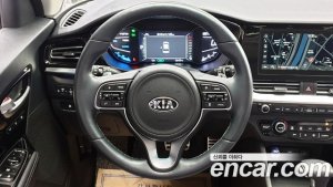 Kia Niro 1.6 HEV 2021 года из Южной Кореи