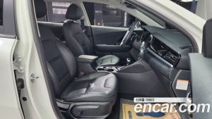 Kia Niro 1.6 HEV 2020 года из Южной Кореи