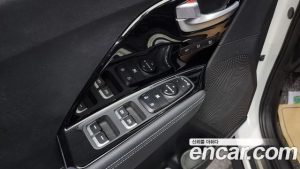 Kia Niro 1.6 HEV 2020 года из Южной Кореи
