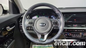 Kia Niro 1.6 HEV 2020 года из Южной Кореи
