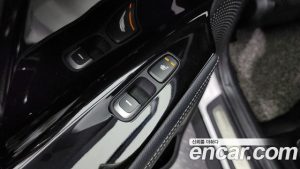 Kia Niro 1.6 HEV 2020 года из Южной Кореи