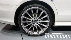 Mercedes-Benz E-Class E350 4MATIC AMG Line Edition 2021 года из Южной Кореи