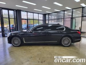 BMW 7-Series 740Li xDrive Design Pure Excellence 2021 года из Южной Кореи