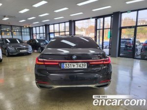 BMW 7-Series 740Li xDrive Design Pure Excellence 2021 года из Южной Кореи