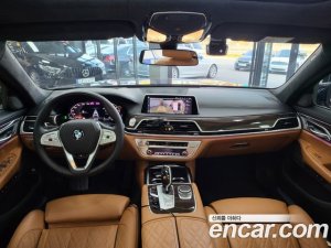 BMW 7-Series 740Li xDrive Design Pure Excellence 2021 года из Южной Кореи