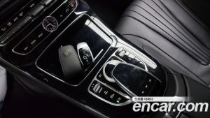 Mercedes-Benz CLS-Class CLS300d AMG Line 2020 года из Южной Кореи