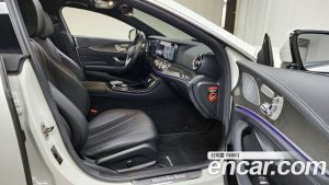 Mercedes-Benz CLS-Class CLS300d AMG Line 2020 года из Южной Кореи