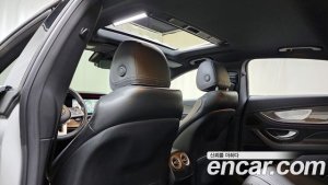 Mercedes-Benz CLS-Class CLS300d AMG Line 2020 года из Южной Кореи