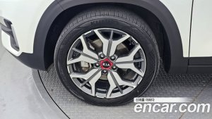 Kia Seltos Бензин 1.6 Turbo 2WD 2021 года из Южной Кореи