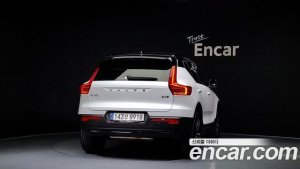 Volvo XC40 B4 R-디자인 2021 года из Южной Кореи