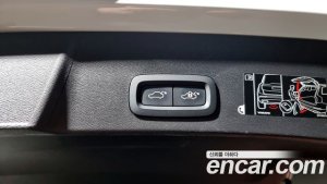 Volvo XC40 B4 R-디자인 2021 года из Южной Кореи