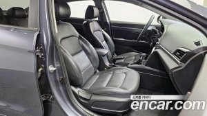 Hyundai AVANTE 1.6 2020 года из Южной Кореи