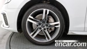 Audi A4 45 TFSI 4WD Premium 2021 года из Южной Кореи