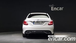 Mercedes-Benz C-Class C200 AMG Line 2021 года из Южной Кореи