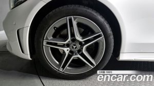 Mercedes-Benz C-Class C200 AMG Line 2021 года из Южной Кореи