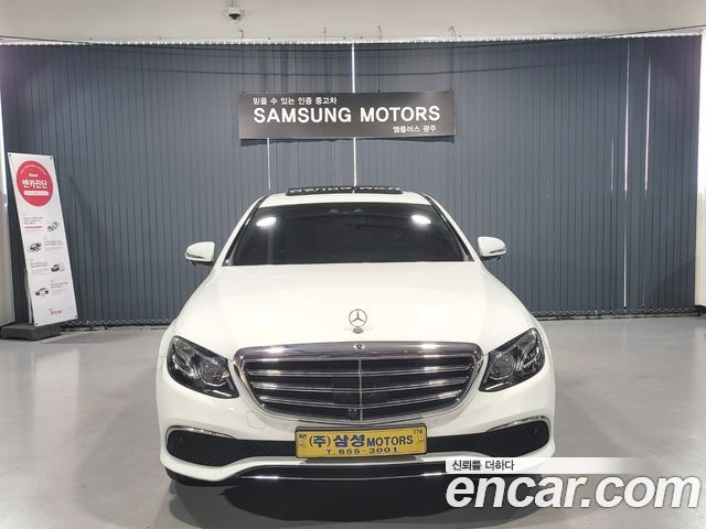 Mercedes-Benz E-Class E300e 4MATIC Exclusive 2020 года из Кореи