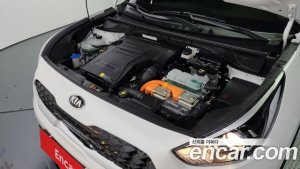 Kia Niro 1.6 HEV 2020 года из Южной Кореи
