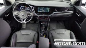 Kia Niro 1.6 HEV 2020 года из Южной Кореи