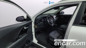 Kia Niro 1.6 HEV 2020 года из Южной Кореи
