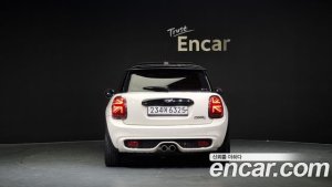 Mini Cooper DEFAULT 2020 года из Южной Кореи