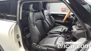 Mini Cooper DEFAULT 2020 года из Южной Кореи