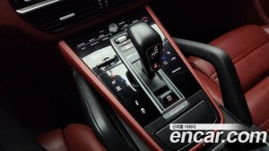 Porsche Cayenne 3.0 E-하이브리드 Coupe 2020 года из Южной Кореи