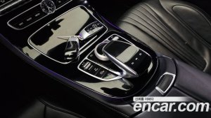 Mercedes-Benz CLS-Class CLS300d AMG Line 2020 года из Южной Кореи