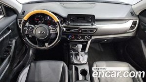 Kia Seltos Дизель 1.6 2WD 2020 года из Южной Кореи