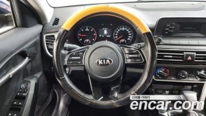 Kia Seltos Дизель 1.6 2WD 2020 года из Южной Кореи