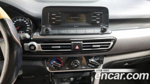 Kia Seltos Дизель 1.6 2WD 2020 года из Южной Кореи