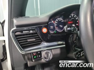 Porsche Panamera 3.0 AWD 2020 года из Южной Кореи