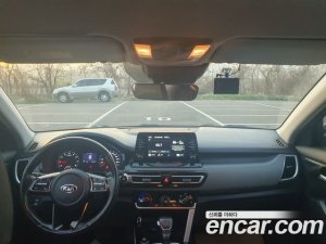 Kia Seltos Бензин 1.6 Turbo 2WD 2020 года из Южной Кореи