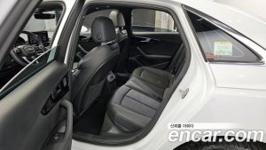 Audi A4 45 TFSI 4WD Premium 2021 года из Южной Кореи