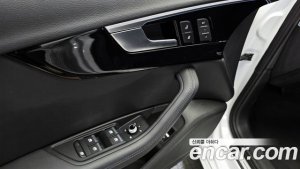 Audi A4 45 TFSI 4WD Premium 2021 года из Южной Кореи