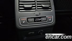 Audi A4 45 TFSI 4WD Premium 2021 года из Южной Кореи