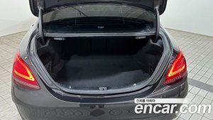 Mercedes-Benz C-Class C200 AMG Line 2021 года из Южной Кореи