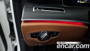 Mercedes-Benz E-Class E220d Cabriolet 2020 года из Южной Кореи