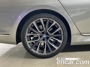 BMW 7-Series 740Li xDrive M Sport 2021 года из Южной Кореи