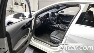 Audi A4 45 TFSI 4WD Premium 2021 года из Южной Кореи