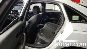 Audi A4 45 TFSI 4WD Premium 2021 года из Южной Кореи