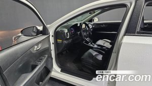 Kia K3 Standard 2021 года из Южной Кореи