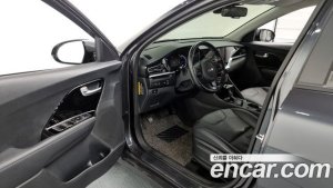 Kia Niro 1.6 HEV 2020 года из Южной Кореи