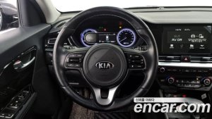 Kia Niro 1.6 HEV 2020 года из Южной Кореи