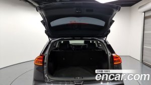 Kia Niro 1.6 HEV 2020 года из Южной Кореи