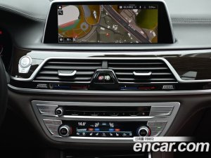 BMW 7-Series 740Li xDrive Design Pure Excellence 2020 года из Южной Кореи