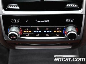 BMW 7-Series 740Li xDrive Design Pure Excellence 2020 года из Южной Кореи