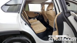 Toyota RAV4 2.5 4WD HYBRID 2021 года из Южной Кореи