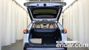 Toyota RAV4 2.5 4WD HYBRID 2021 года из Южной Кореи